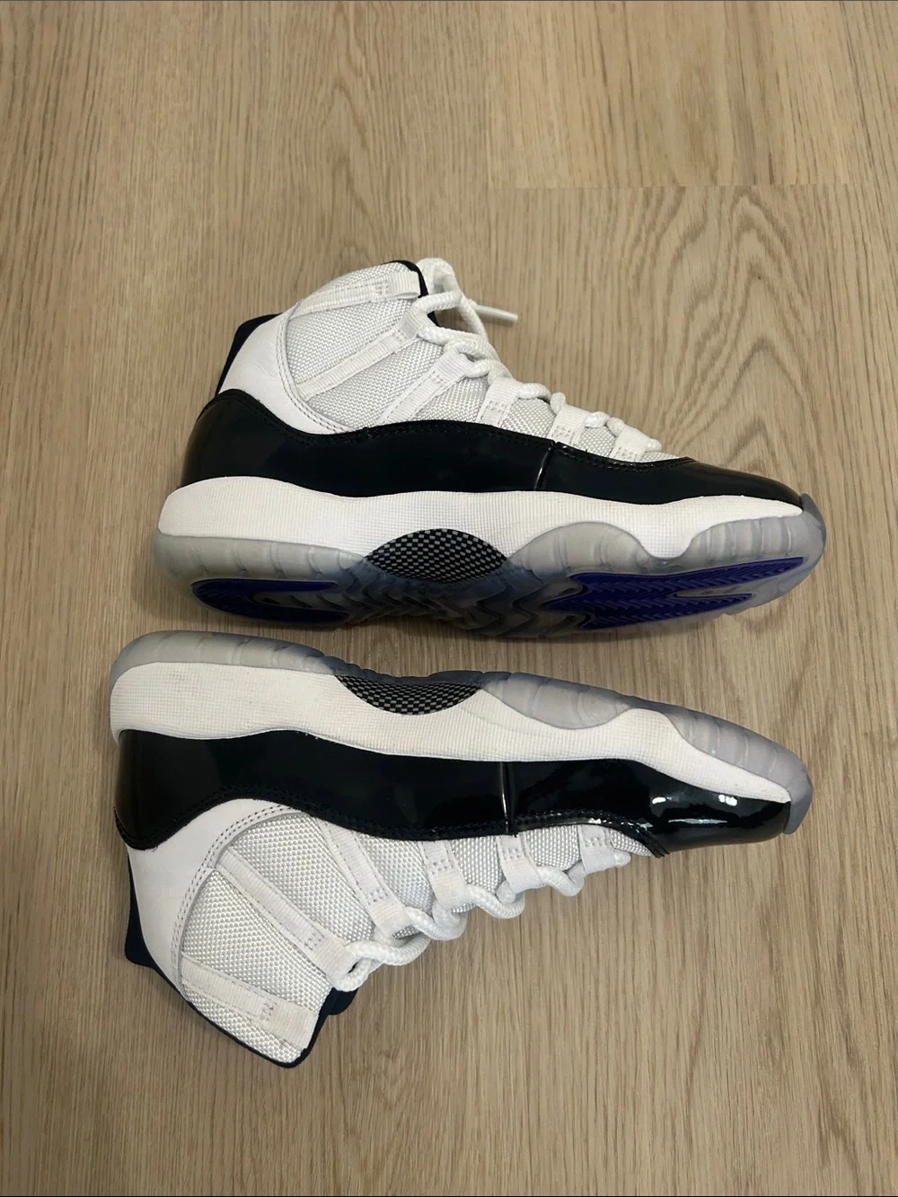 BTS 2018 Jordan XI 11 Concord #45 White/Black patent leather Sneakers size 3.5Y